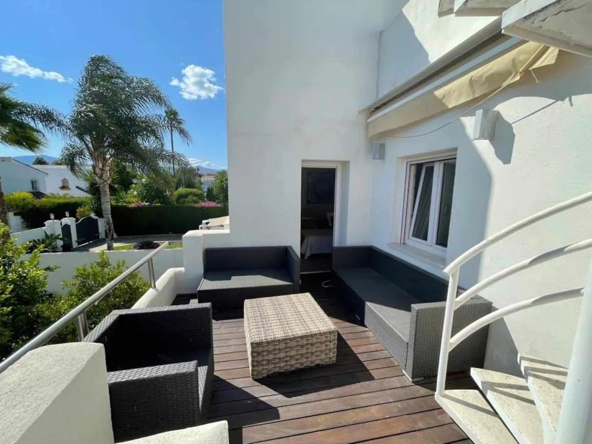Bonita Villa Moderna Cerca De La Playa Estepona Spain